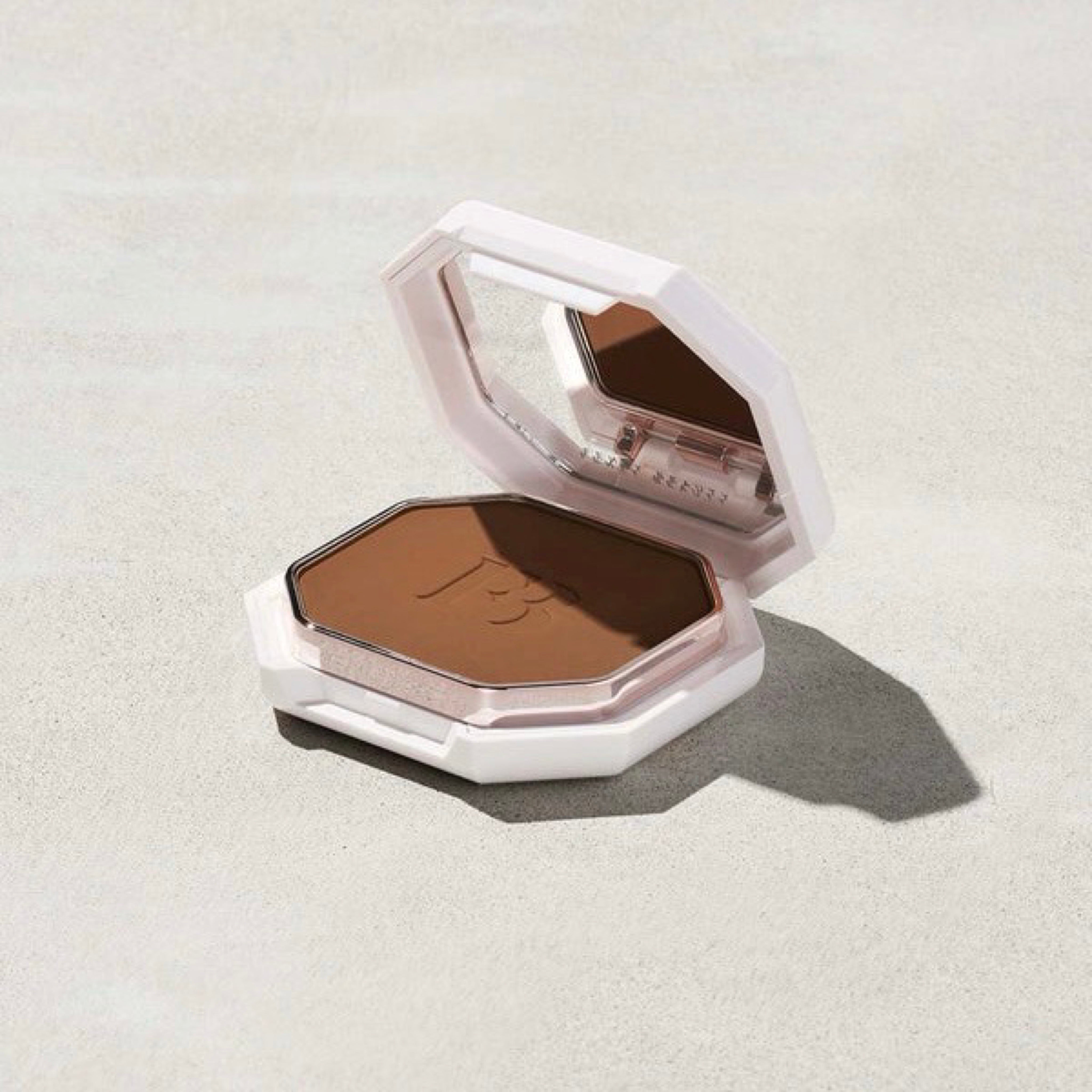 Fenty Pro Filt’r Soft Matte Powder Foundation